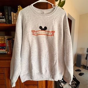 Etsy Disneyland crewneck in size large